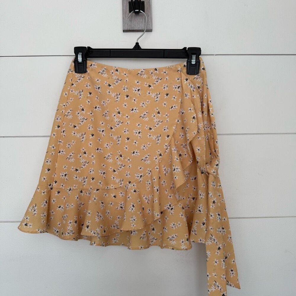 Princess Polly Women’s 2 Yellow Ruffle Mini Skirt